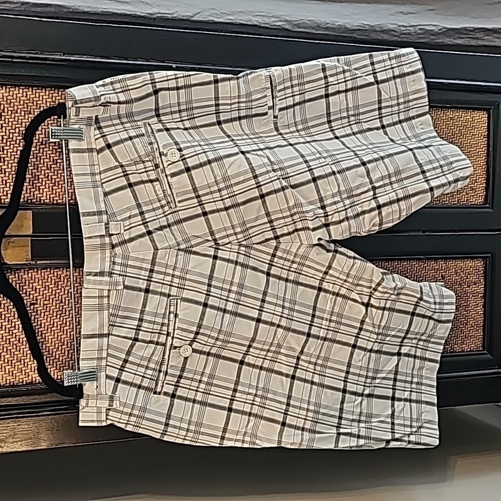 2 Pairs of Plaid Shorts - Picture 7 of 7